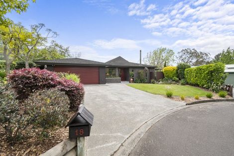 Photo of property in 18 Clifton Terrace, Fitzherbert, Palmerston North, 4410