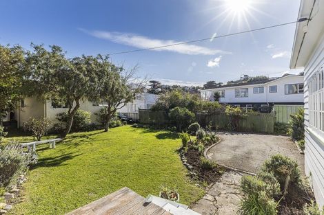 Photo of property in 15 Streatlam Crescent, Strathmore Park, Wellington, 6022