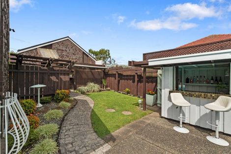 Photo of property in 1 Bolton Street, Blockhouse Bay, Auckland, 0600