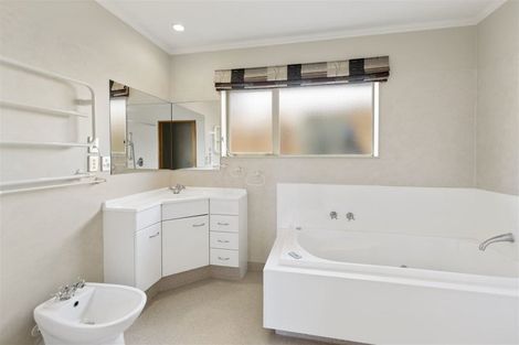 Photo of property in 17 Claremont Rise, Levin, 5510