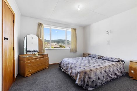 Photo of property in 16 Morgan Place, Tawa, Wellington, 5028