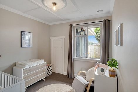 Photo of property in 20 South Road, Moturoa, New Plymouth, 4310