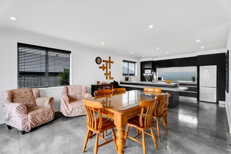 Photo of property in 2 Huetu Place, Bell Block, New Plymouth, 4312