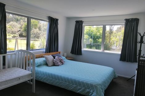 Photo of property in 3 Julia Place, Totara Vale, Auckland, 0629