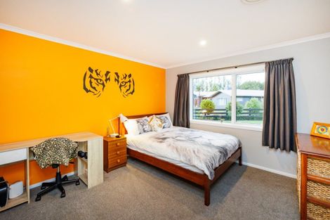 Photo of property in 21 Loveston Lane, Kelvin Grove, Palmerston North, 4470