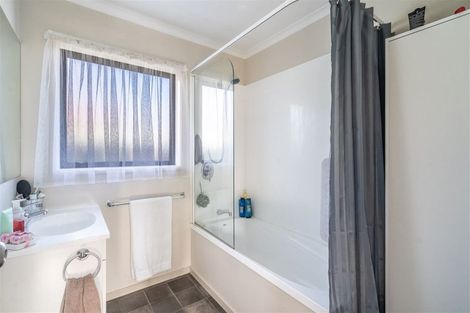 Photo of property in 7 Crowther Crescent, Heidelberg, Invercargill, 9812