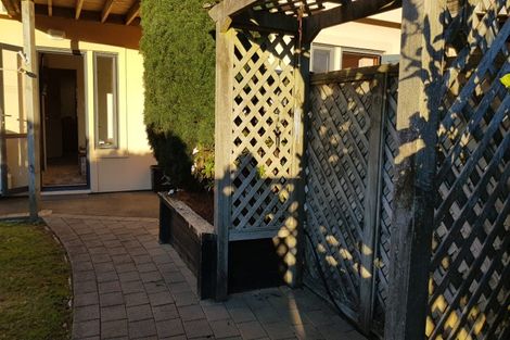 Photo of property in 12 Marina View, Paremata, Porirua, 5026