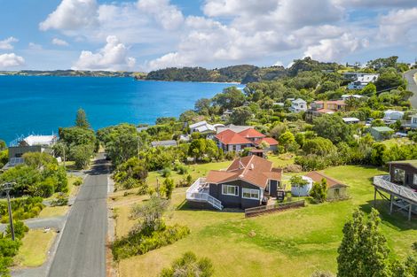 Photo of property in 4 Penguin Street, Leigh, 0985