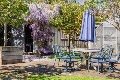 Photo of property in 33 Seddon Street, Waikanae, 5036