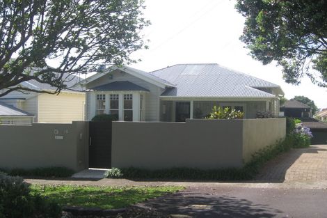 Photo of property in 16 Puriri Avenue, Orewa, 0931