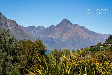 Photo of property in 10 Sainsbury Road, Fernhill, Queenstown, 9300