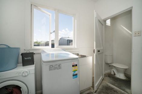 Photo of property in 21 Burns Avenue, Takaro, Palmerston North, 4412