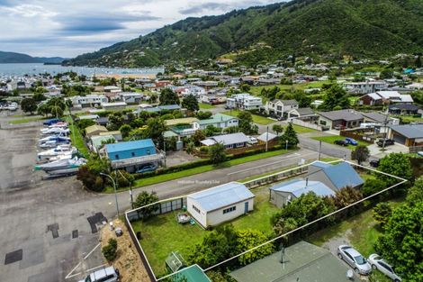 Photo of property in 44 Beach Road, Waikawa, Picton, 7220