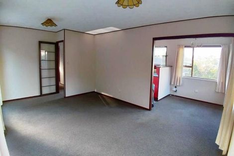 Photo of property in 2/9 Seaton Road, Murrays Bay, Auckland, 0630