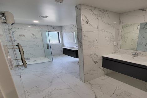 Photo of property in 7 Palmetto Place, Goodwood Heights, Auckland, 2105