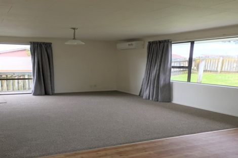 Photo of property in 60 Lavelle Road, Henderson, Auckland, 0612