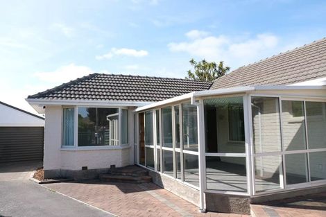 Photo of property in 12 Geelong Place, Burnside, Christchurch, 8053