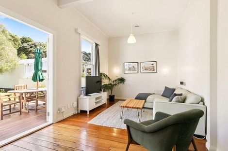 Photo of property in 54 Kilbirnie Crescent, Kilbirnie, Wellington, 6022