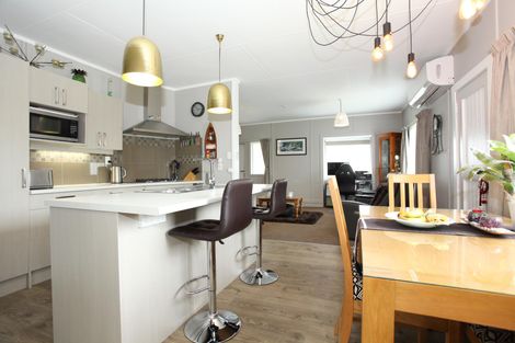 Photo of property in 7a Main Road, Raglan, 3225