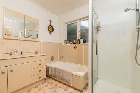 Photo of property in 22 Brandon Road, Glen Eden, Auckland, 0602