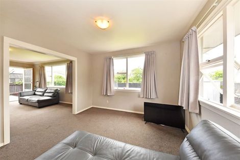 Photo of property in 2/187a Matsons Avenue, Papanui, Christchurch, 8053