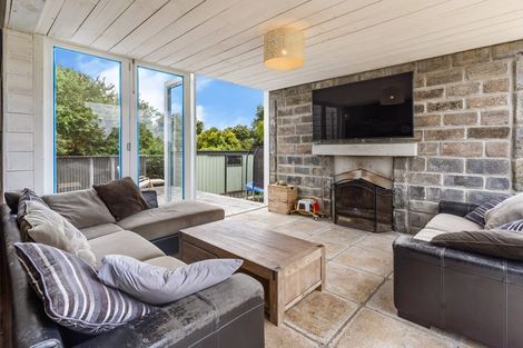 Photo of property in 2 Collingwood Road, Waiuku, 2123