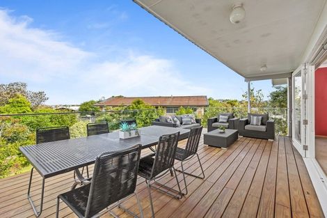 Photo of property in 30a Geoffrey Road, Torbay, Auckland, 0630