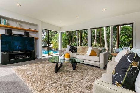 Photo of property in 25 Kingfisher Grove, Greenhithe, Auckland, 0632