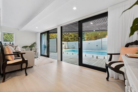 Photo of property in 7 Hartles Place, Mellons Bay, Auckland, 2014