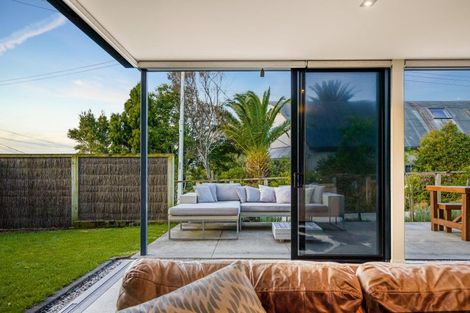 Photo of property in 35a Rothesay Bay Road, Rothesay Bay, Auckland, 0630