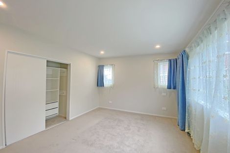 Photo of property in 109 Reeves Road, Pakuranga Heights, Auckland, 2010