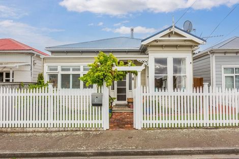 Photo of property in 60 Stanley Street, Berhampore, Wellington, 6023