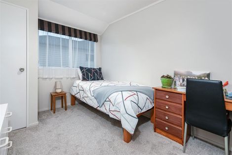 Photo of property in 1/20 Kirby Street, Glendene, Auckland, 0602
