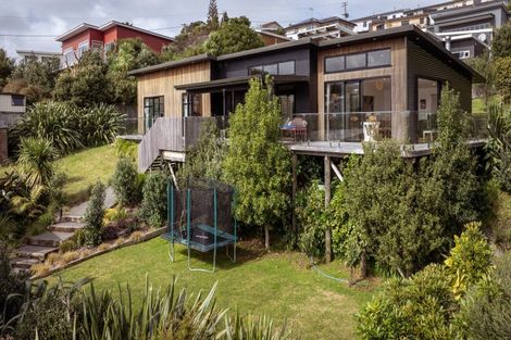 Photo of property in 1 Aroaro Lane, Raglan, 3225