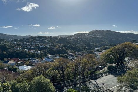 Photo of property in 2/5 Grove Road, Kelburn, Wellington, 6012