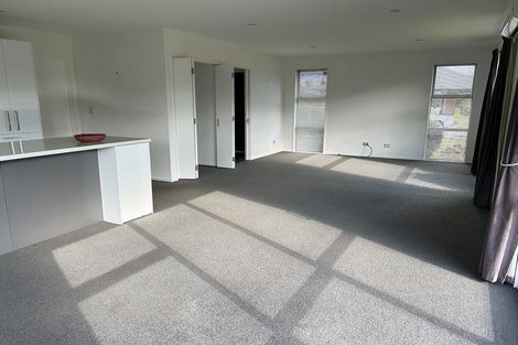 Photo of property in 8 Oakdene Place, Halswell, Christchurch, 8025