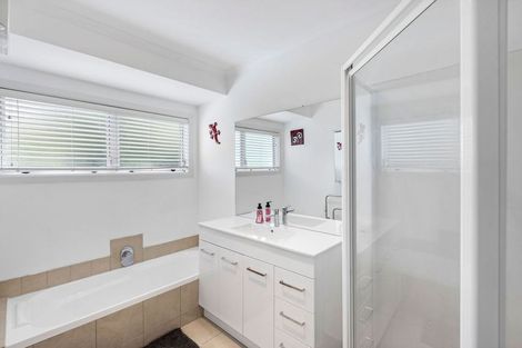 Photo of property in 107 Coronation Road, Hillcrest, Auckland, 0627