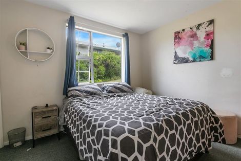 Photo of property in 7 Hueglow Rise, West Harbour, Auckland, 0618