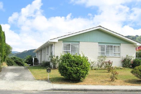 Photo of property in 1/13 Roband Crescent, Brown Owl, Upper Hutt, 5018