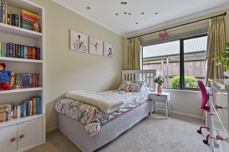 Photo of property in 4 Croftview Road, Wattle Downs, Auckland, 2103