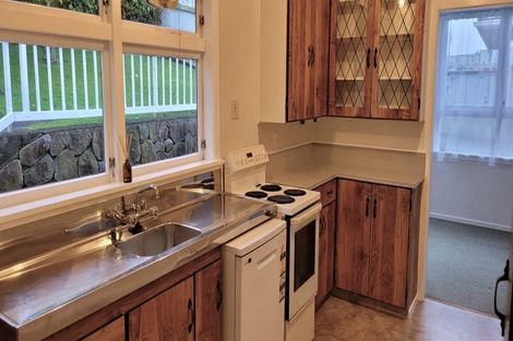 Photo of property in 8 Kitchener Terrace, Moturoa, New Plymouth, 4310