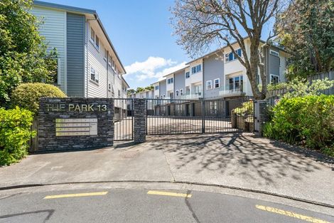 Photo of property in 5/13 Kaihu Street, Northcote, Auckland, 0627