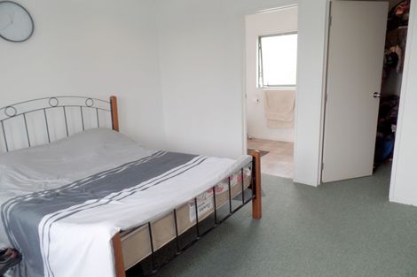 Photo of property in 3a Waterview Road West, Takanini, 2112