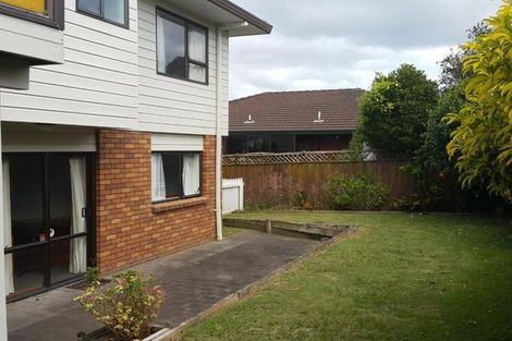 Photo of property in 2/22 Tobruk Crescent, Milford, Auckland, 0620