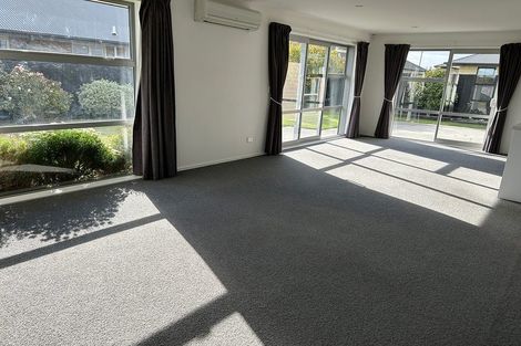 Photo of property in 8 Oakdene Place, Halswell, Christchurch, 8025