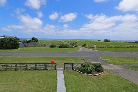 Photo of property in 19 Hector Place, Opunake, 4616