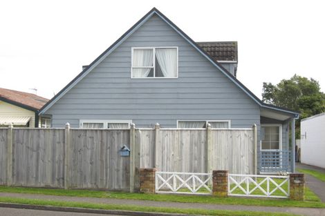 Photo of property in 386a Carrington Street, Upper Vogeltown, New Plymouth, 4310