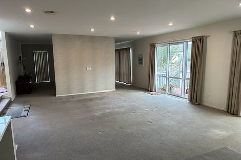 Photo of property in 24 Mulroy Place, Pinehill, Auckland, 0632