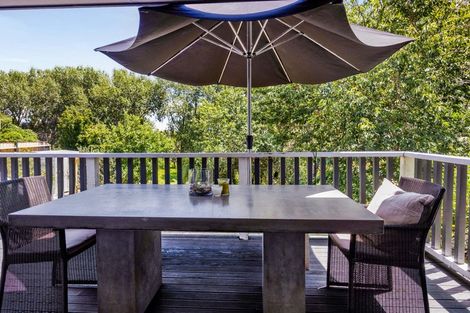 Photo of property in 11 Elder Grove, Whalers Gate, New Plymouth, 4310