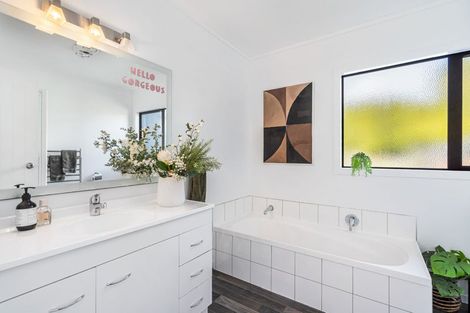 Photo of property in 79 Tudehope Road, Matarau, Kamo, 0185